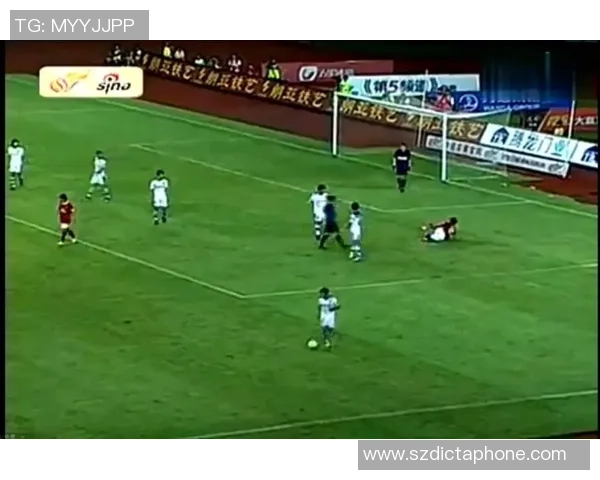 世界足球明星假摔现象探讨与背后原因分析